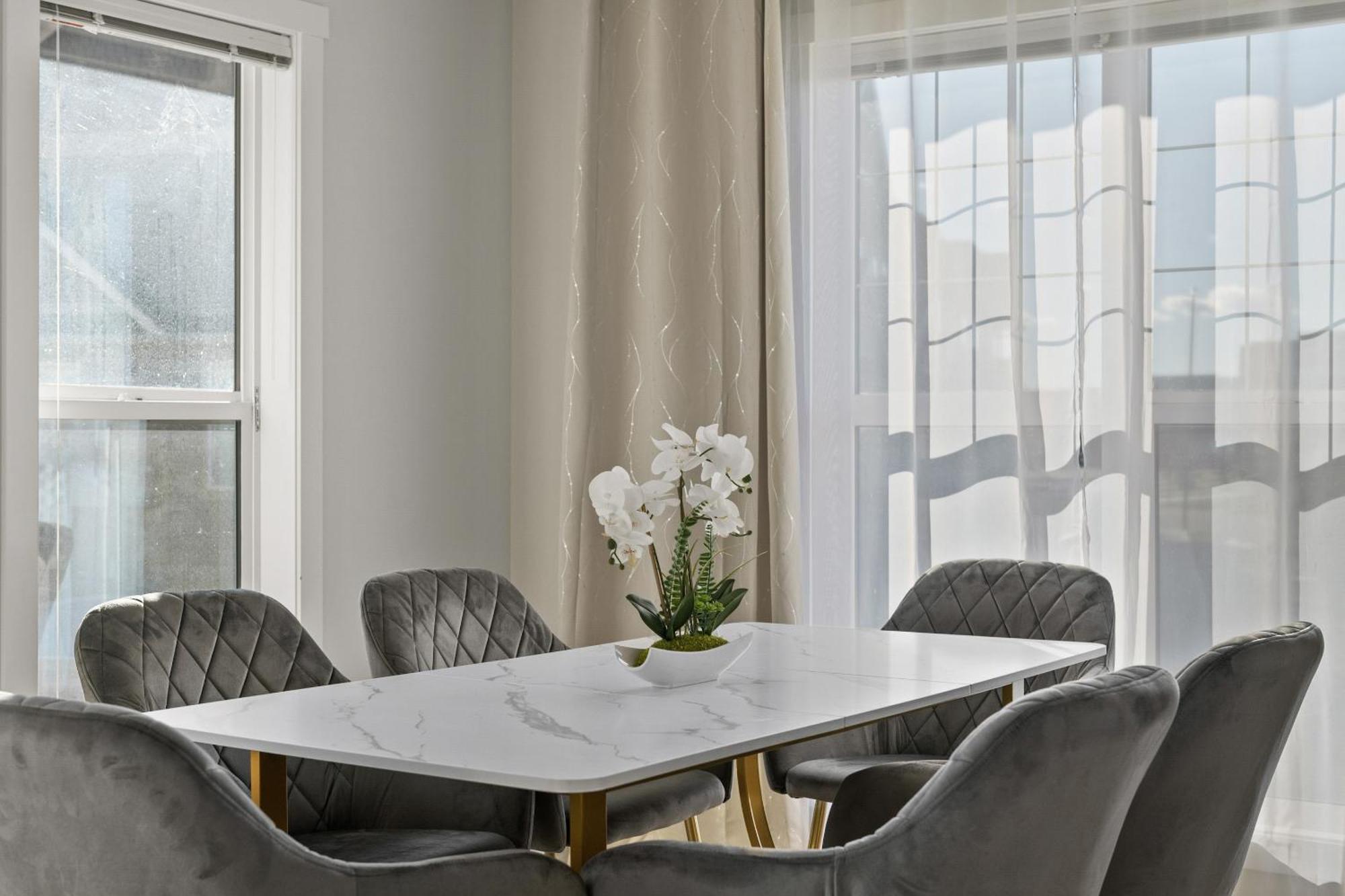 Globalstay New Apartments In Cranbrook Free Street Parking YYC Exterior foto