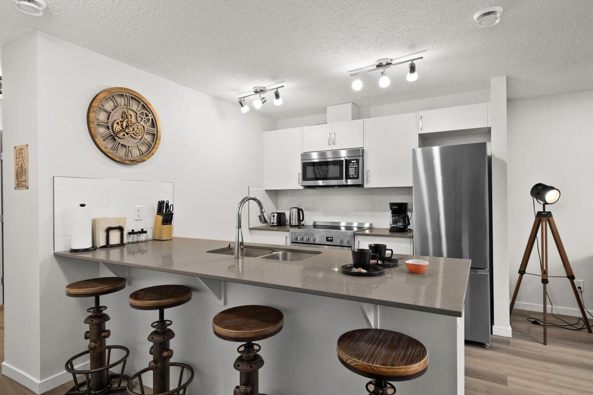 Globalstay New Apartments In Cranbrook Free Street Parking YYC Exterior foto